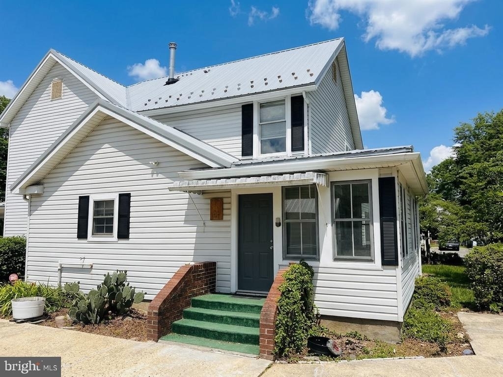 4601 Strauss Avenue - Photo 0