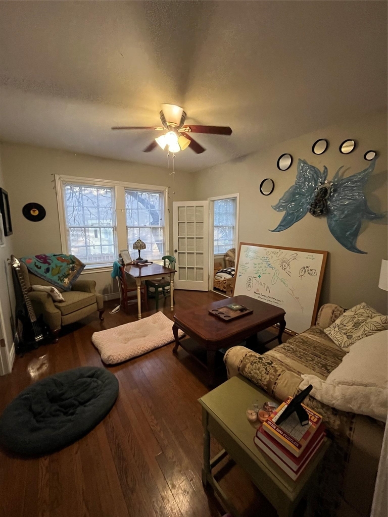 416 W 32nd St - Photo 4