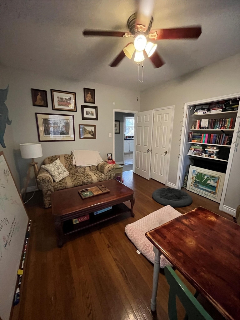 416 W 32nd St - Photo 3