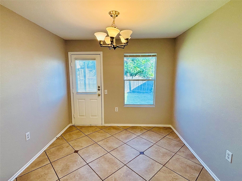 7424 Cayenne Ln - Photo 10