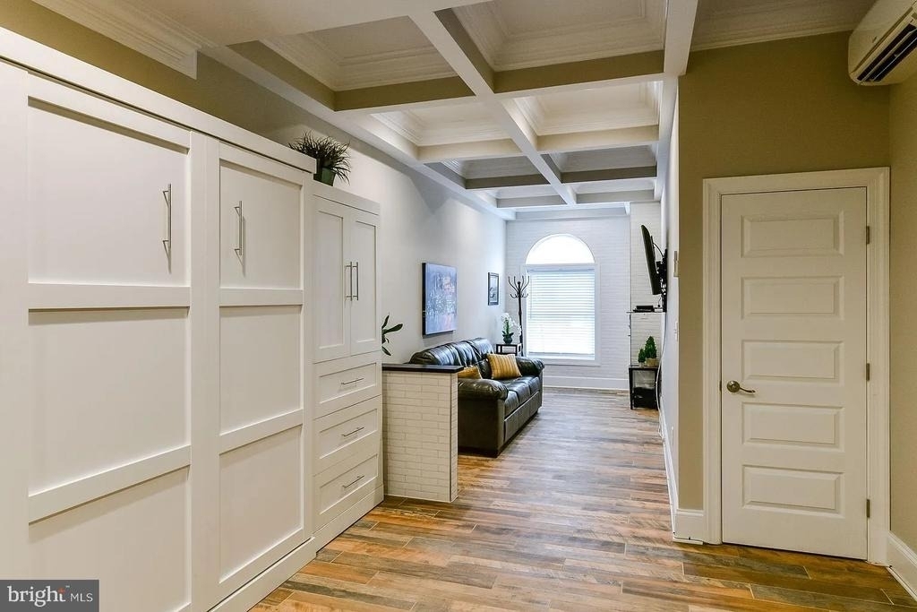 734 Light Street - Photo 3