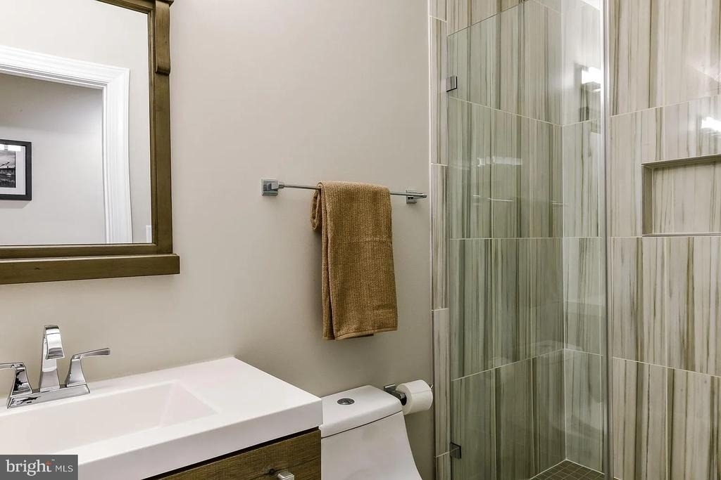 734 Light Street - Photo 4