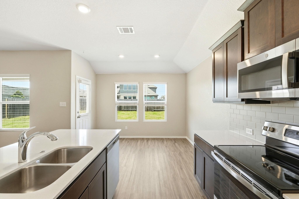 1001 Bluejack Way - Photo 4
