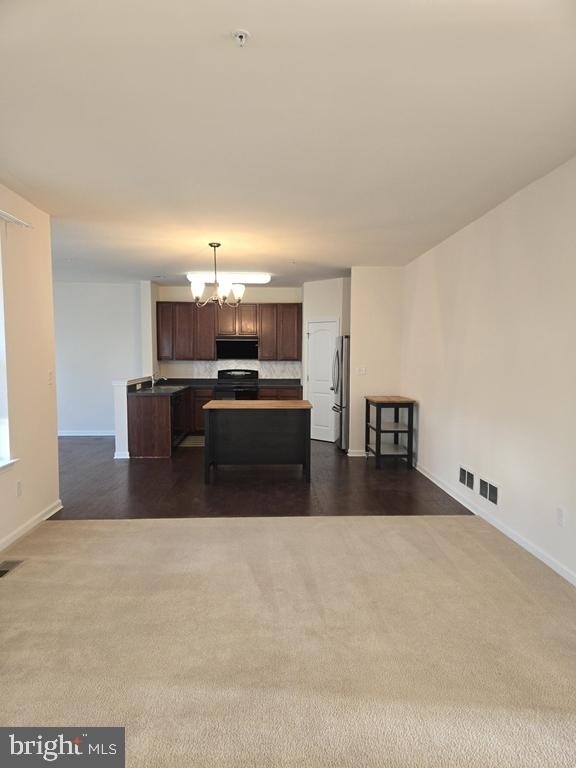 303 Ellis Court - Photo 1