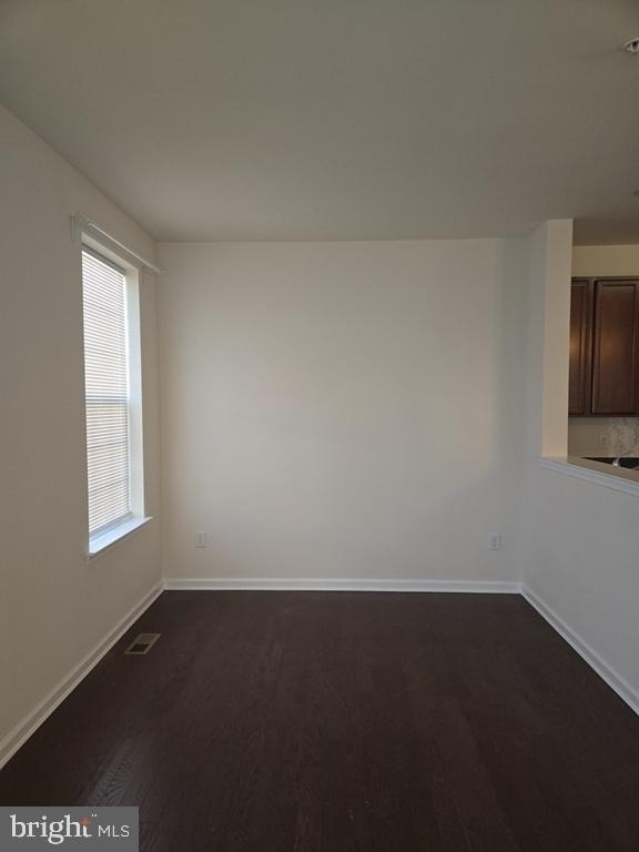 303 Ellis Court - Photo 6