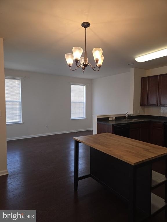 303 Ellis Court - Photo 3