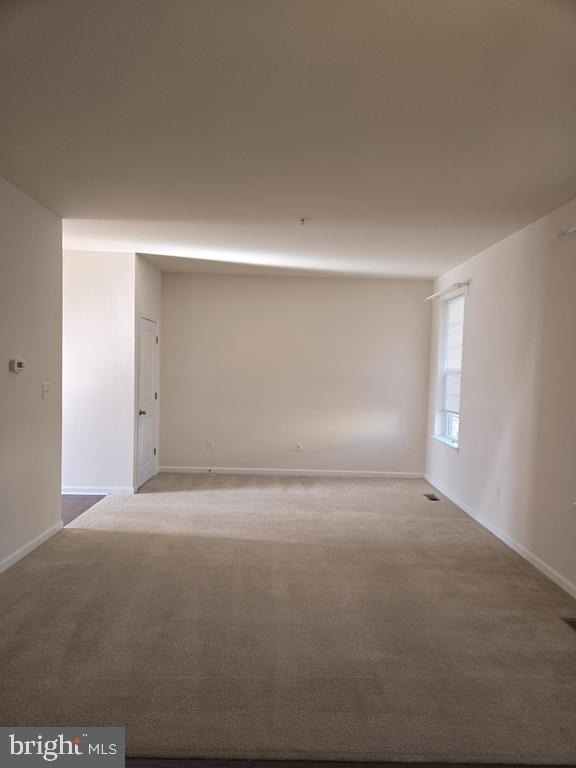 303 Ellis Court - Photo 2