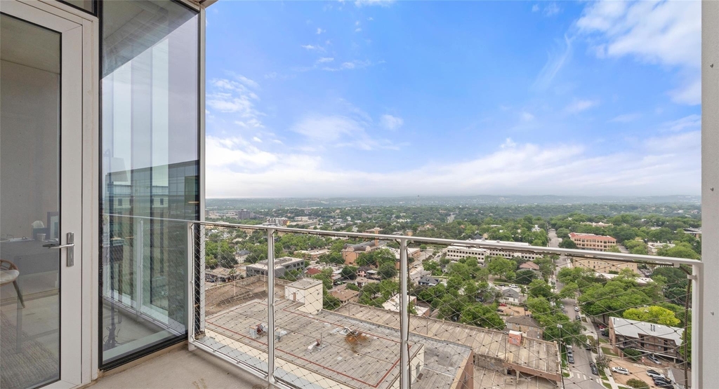 313 W 17th St - Photo 37