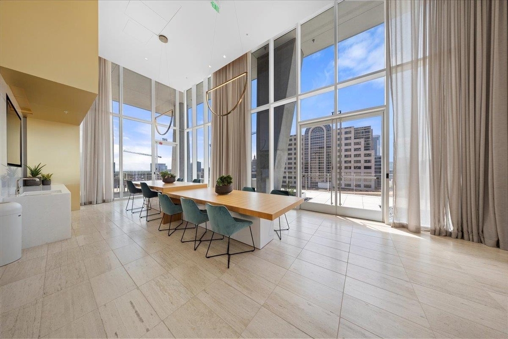 313 W 17th St - Photo 7