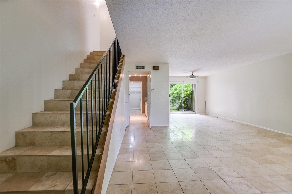 700 Castle Ridge Rd - Photo 1