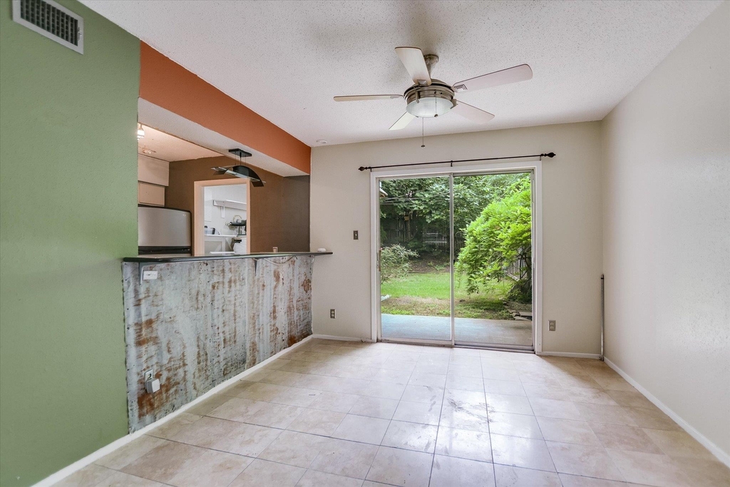 700 Castle Ridge Rd - Photo 3