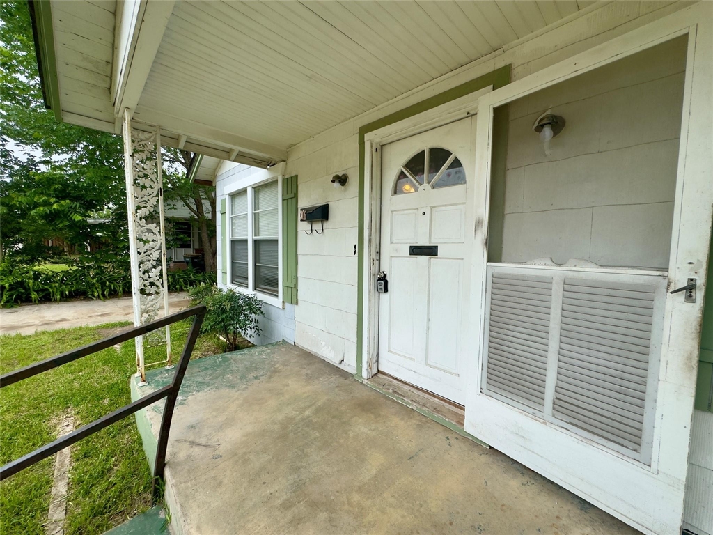 306 Bowie St - Photo 5