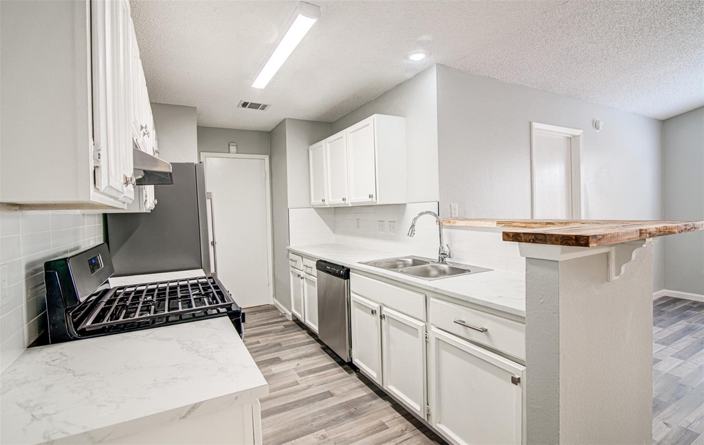 8112 West Gate Blvd - Photo 8