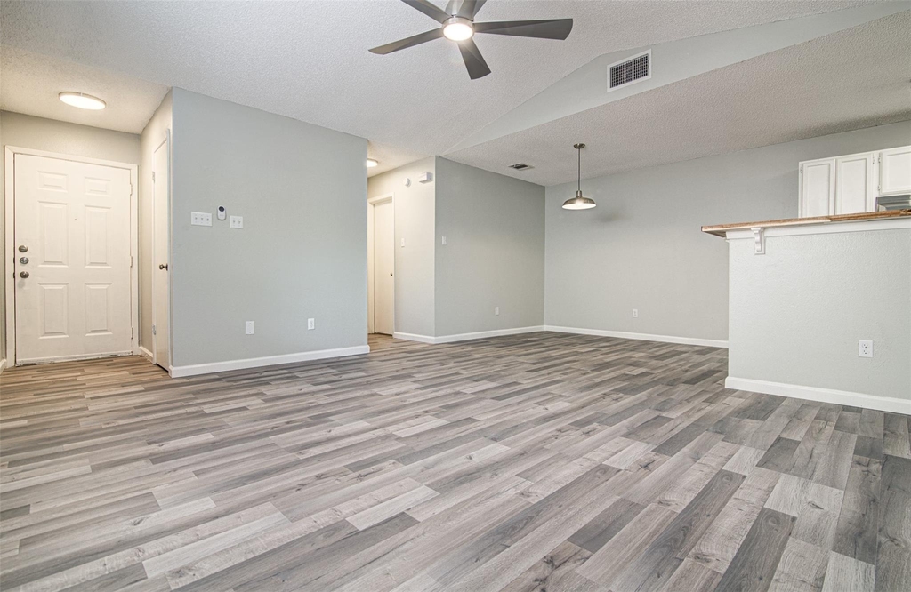 8112 West Gate Blvd - Photo 3