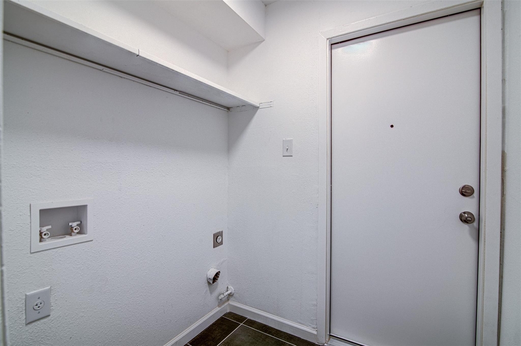 8112 West Gate Blvd - Photo 2