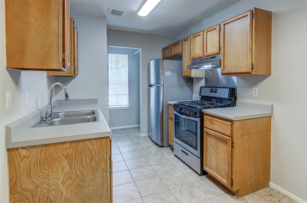 8116 West Gate Blvd - Photo 8
