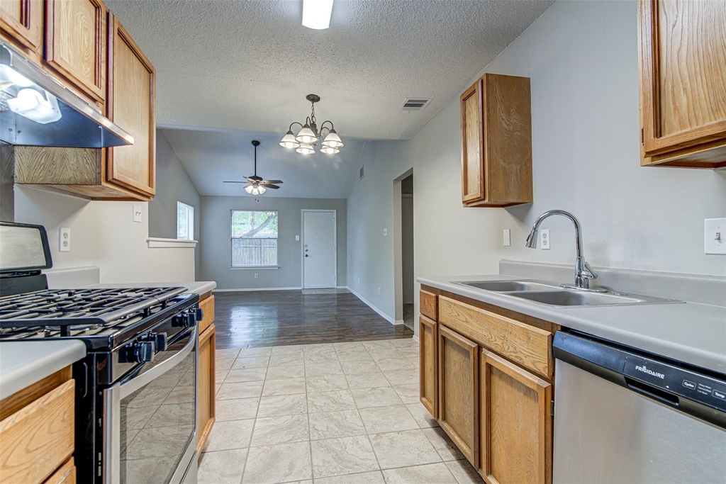 8116 West Gate Blvd - Photo 9