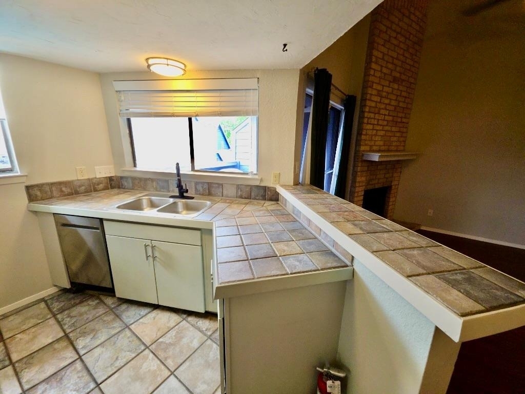 2500 Burleson Rd - Photo 8