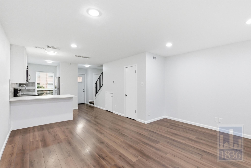 3820 Southway Dr - Photo 8