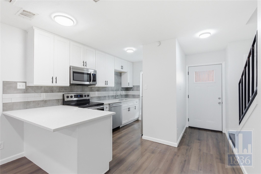 3820 Southway Dr - Photo 1