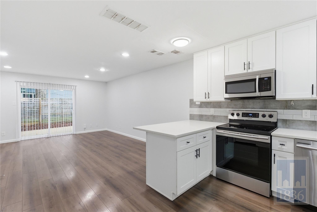 3820 Southway Dr - Photo 4