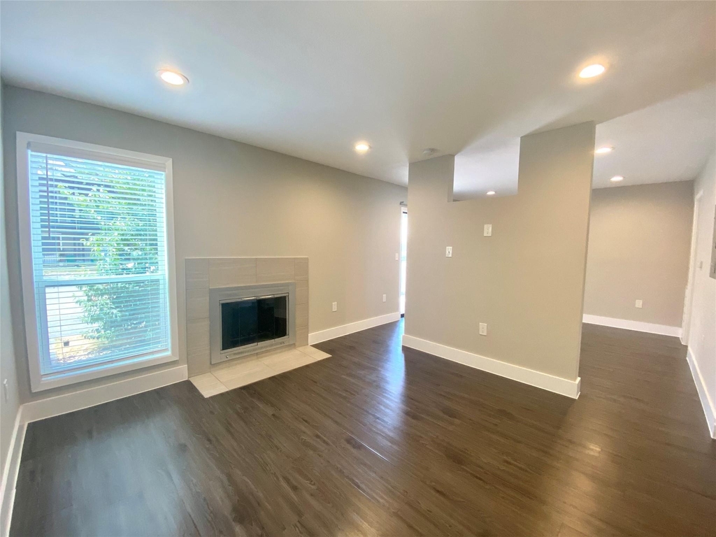 935 La Posada Dr - Photo 4