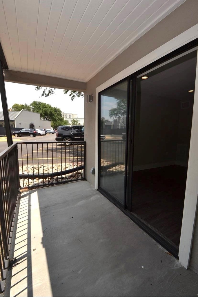 935 La Posada Dr - Photo 10