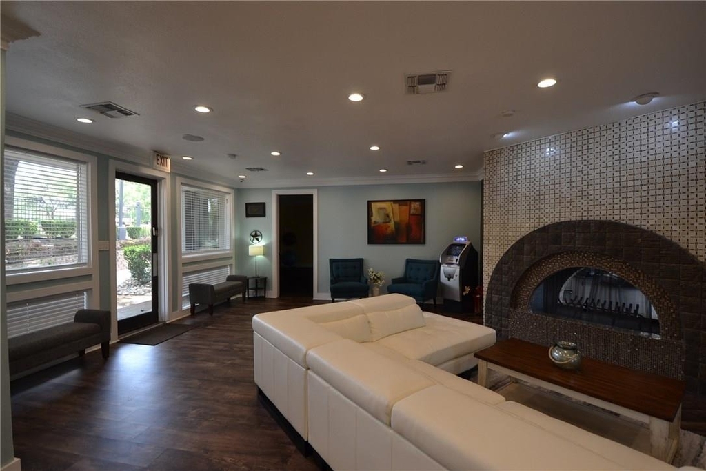 935 La Posada Dr - Photo 18