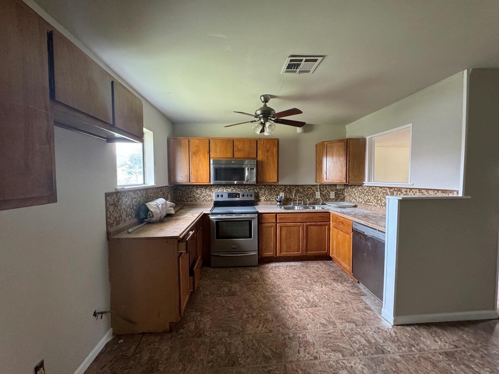 851 Aspen Ln - Photo 1