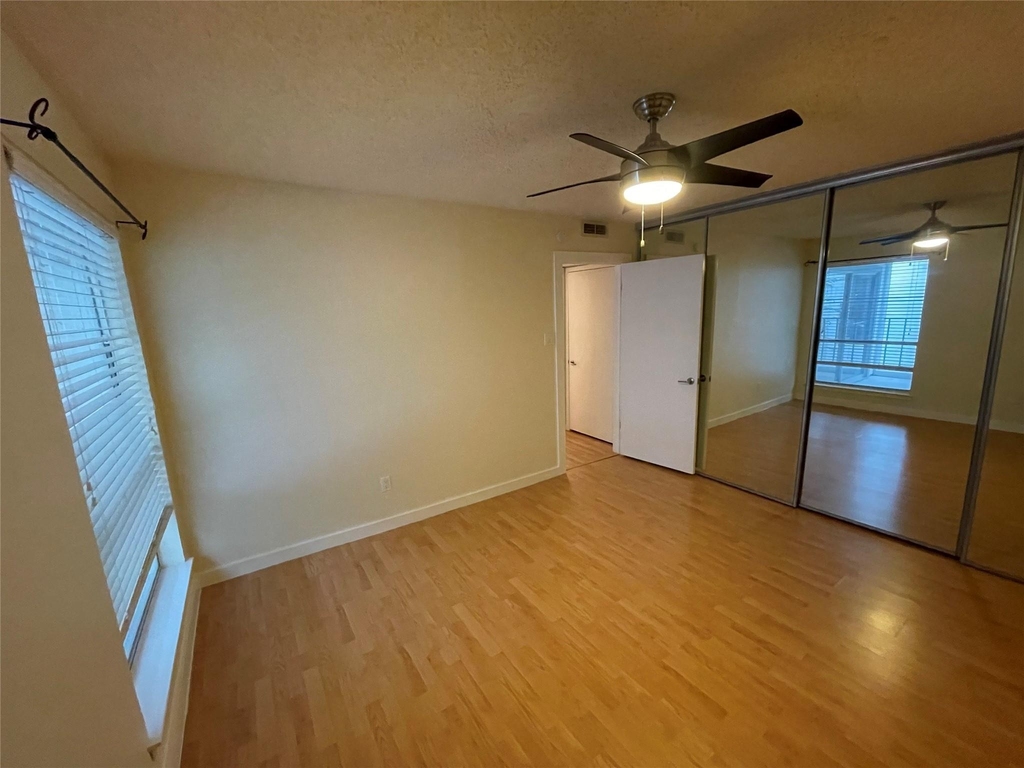 6910 Hart Ln - Photo 8