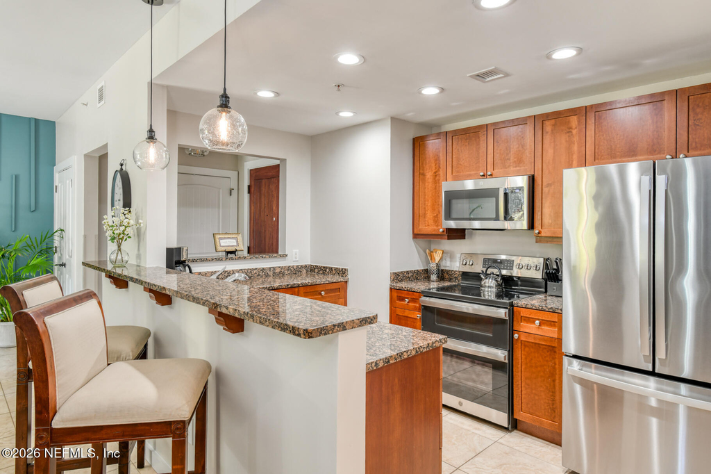 955 Registry Boulevard - Photo 2