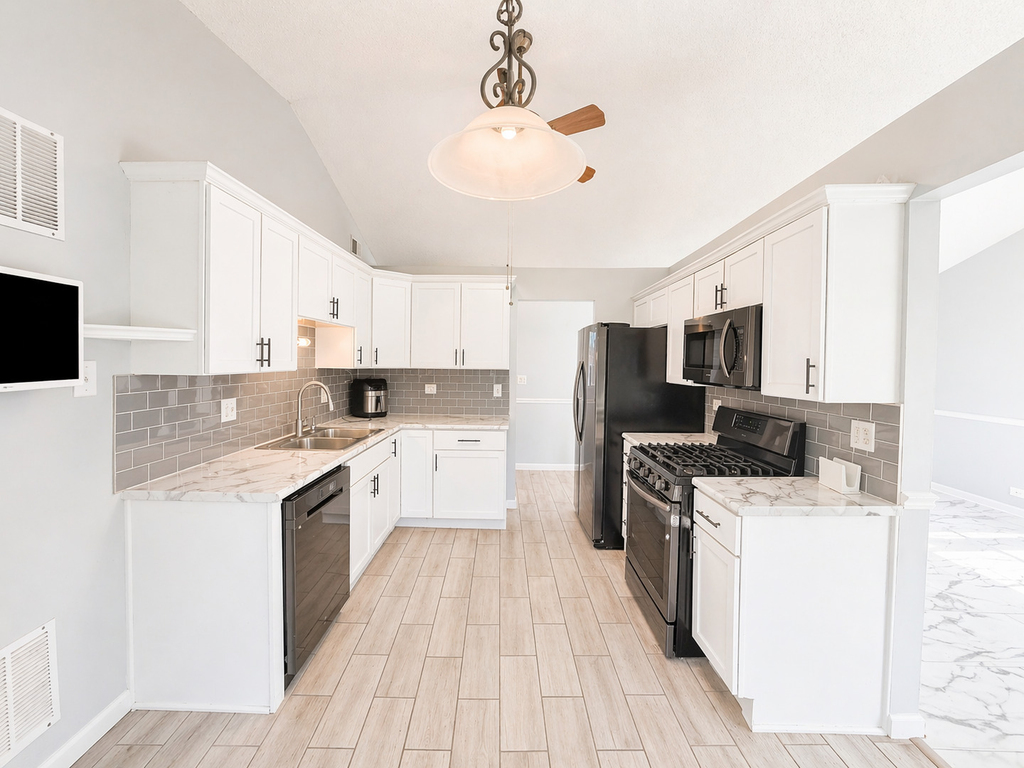828 Huron Court - Photo 4