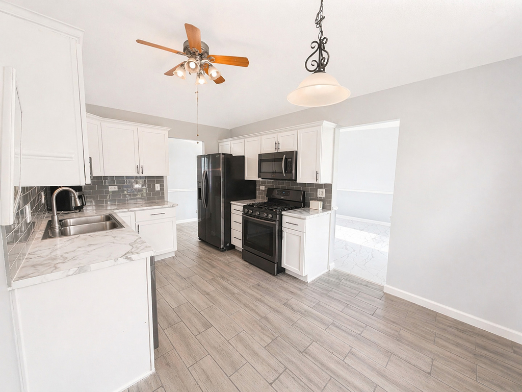 828 Huron Court - Photo 5