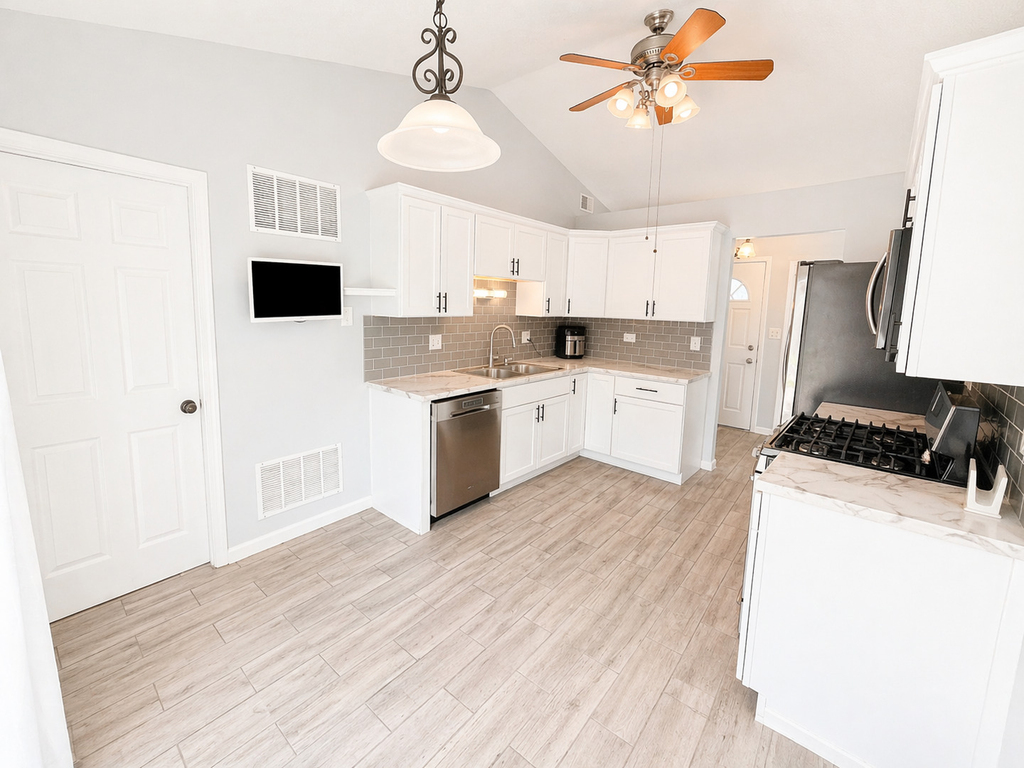 828 Huron Court - Photo 6