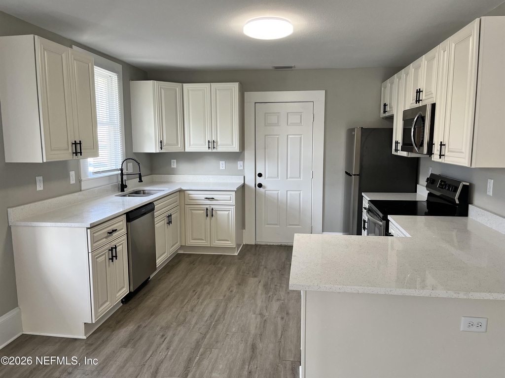 2105 Gilmore Street - Photo 9