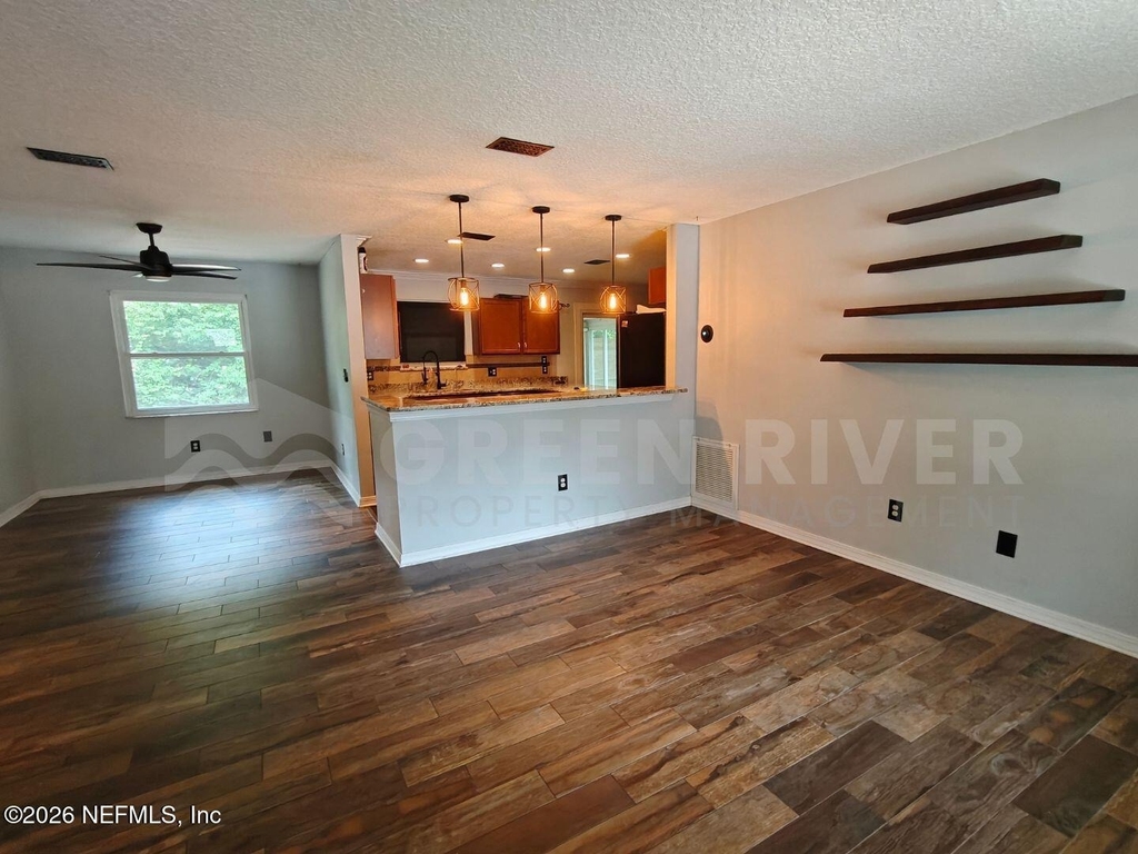 1549 Sonoma Court - Photo 6