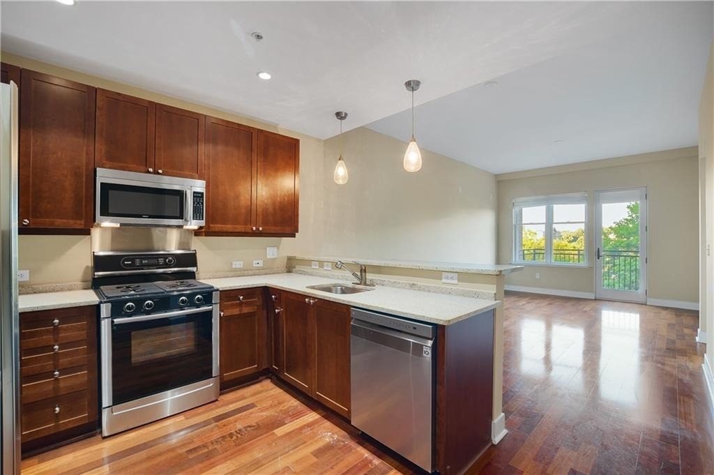 201 W Ponce De Leon Avenue - Photo 4
