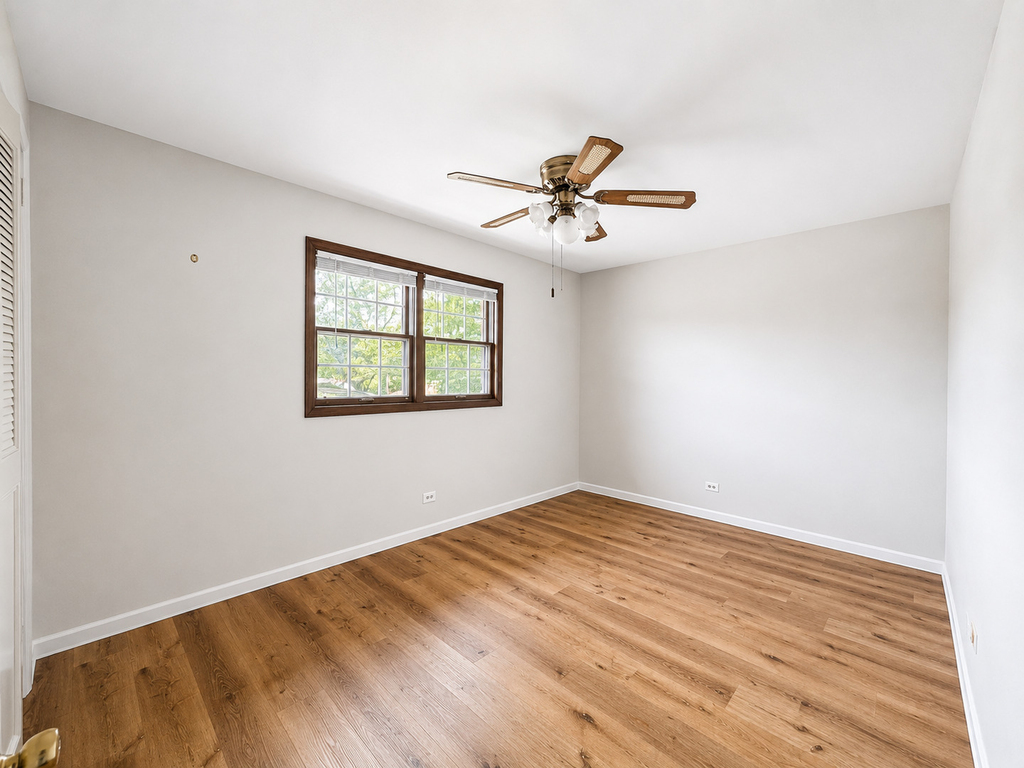 7915 S 84th Avenue - Photo 6