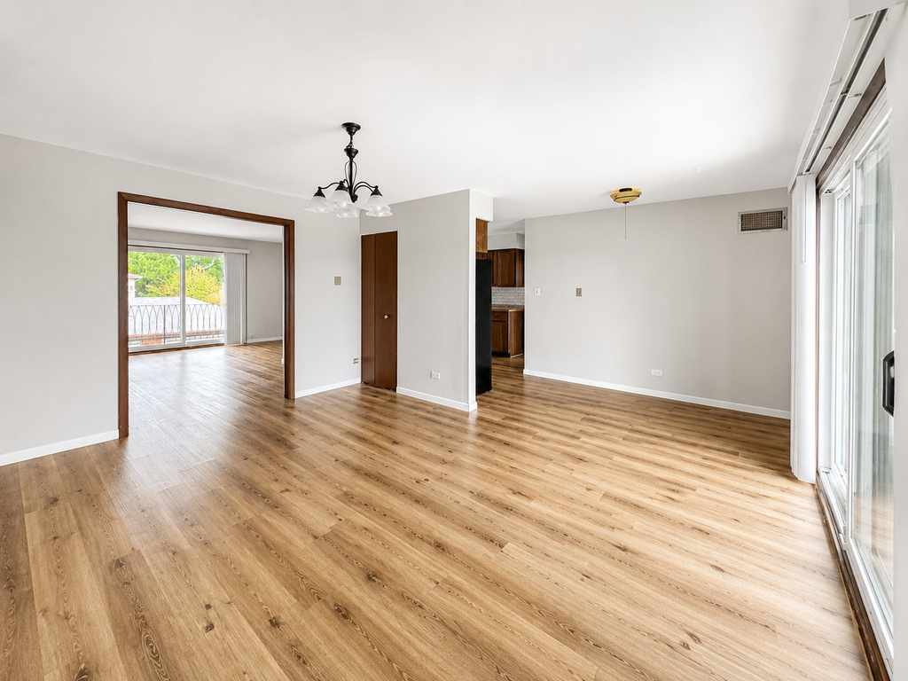 7915 S 84th Avenue - Photo 4