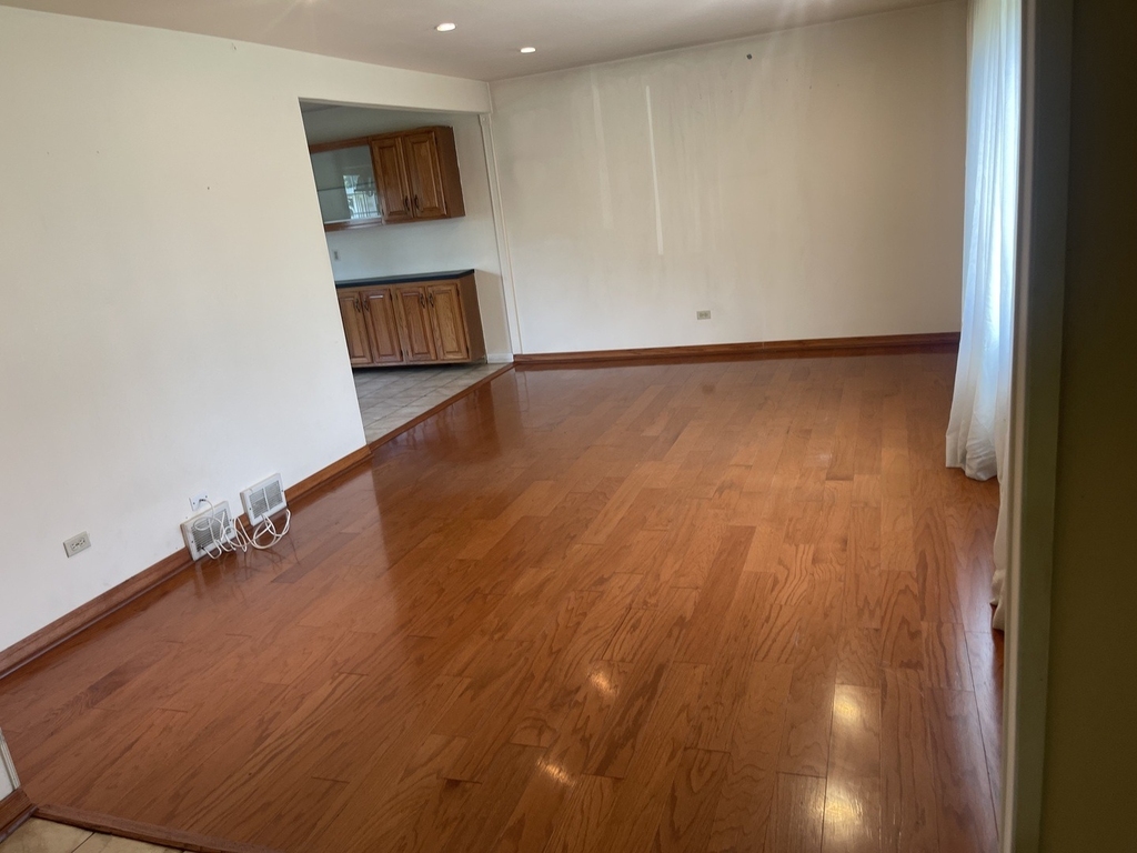 1802 W Willow Lane - Photo 1