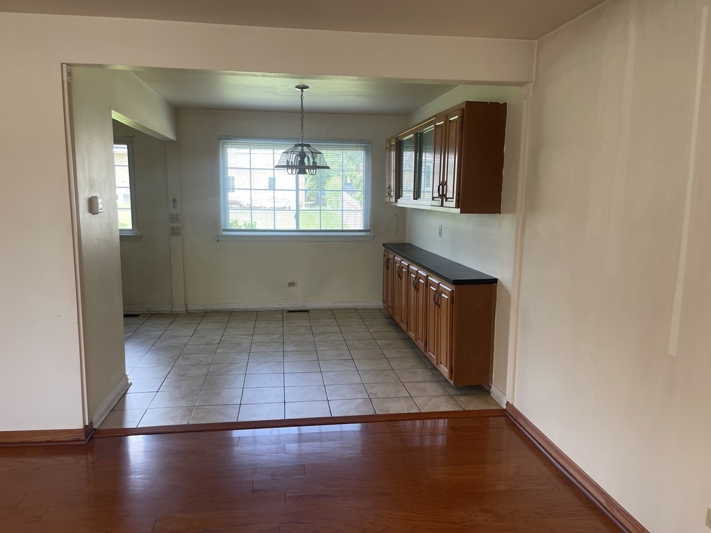 1802 W Willow Lane - Photo 2