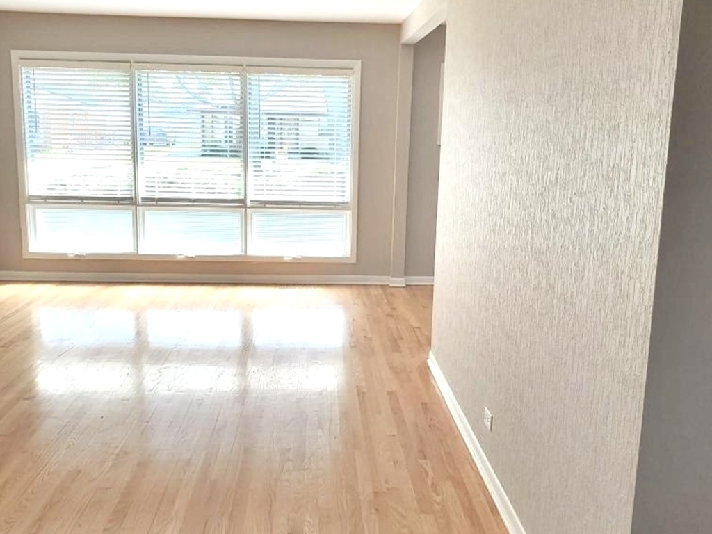 2140 Eastview Drive - Photo 3