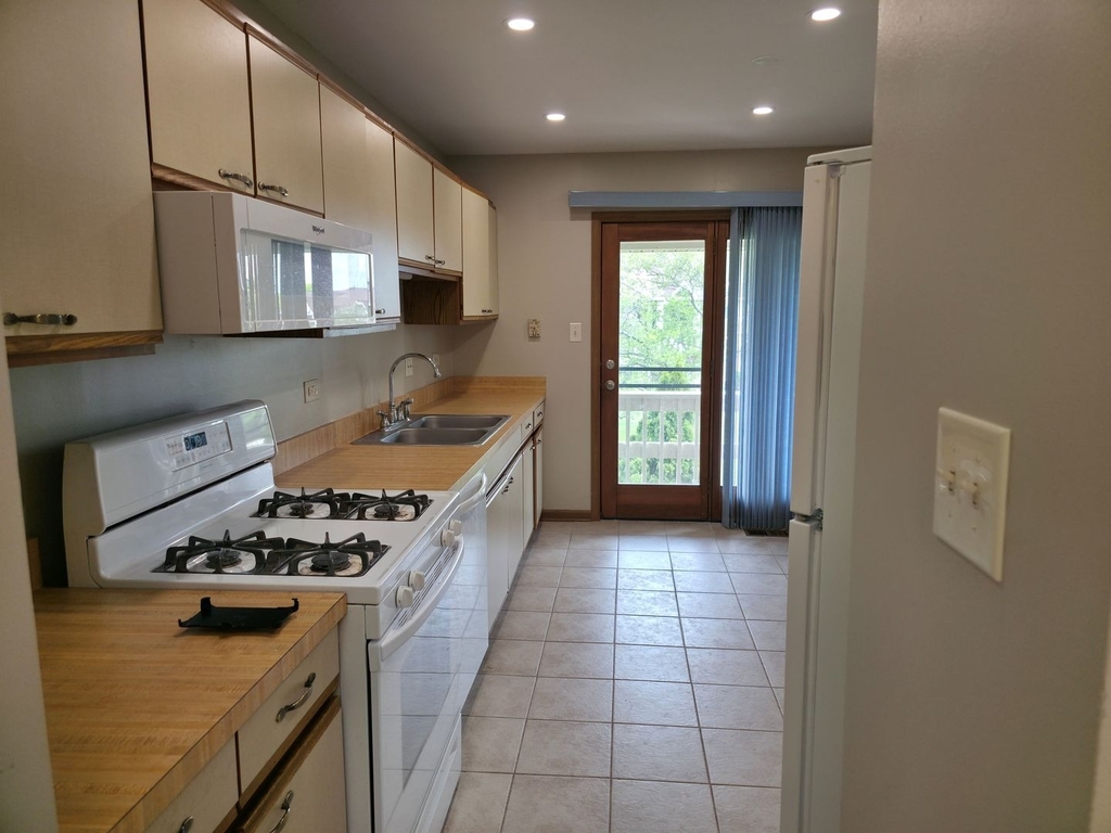 9234 Windsor Parkway - Photo 5