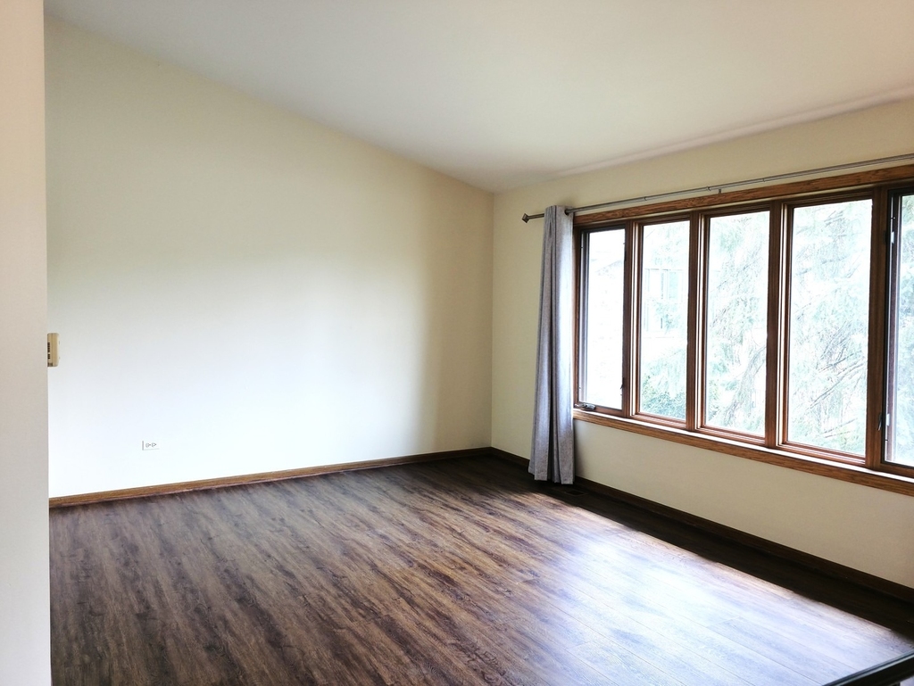9234 Windsor Parkway - Photo 2