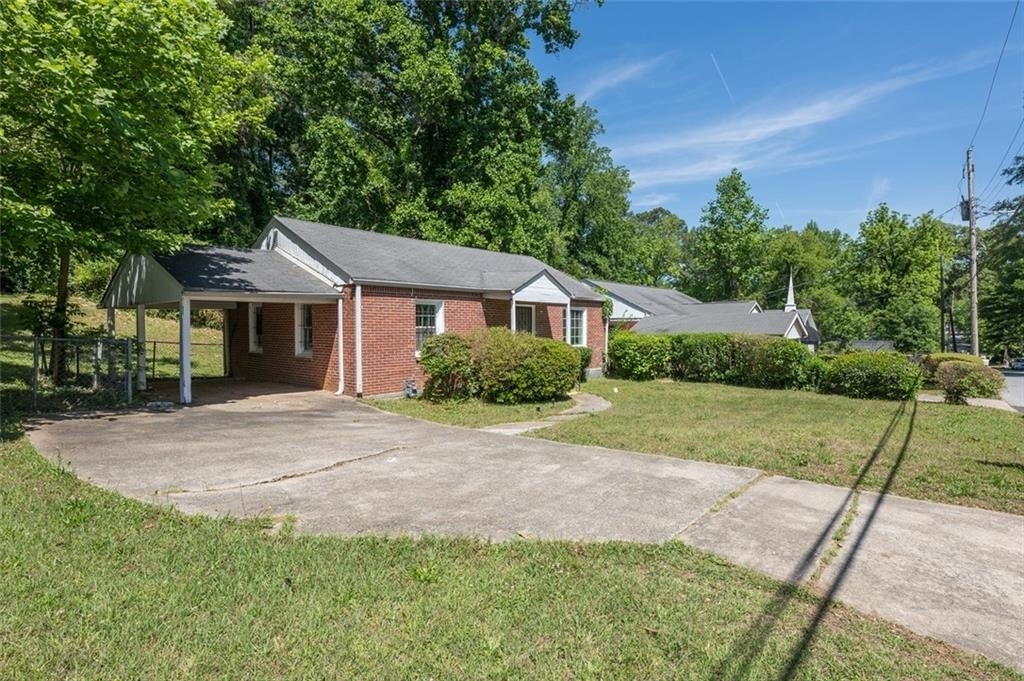 1295 Westmont Road Sw - Photo 2