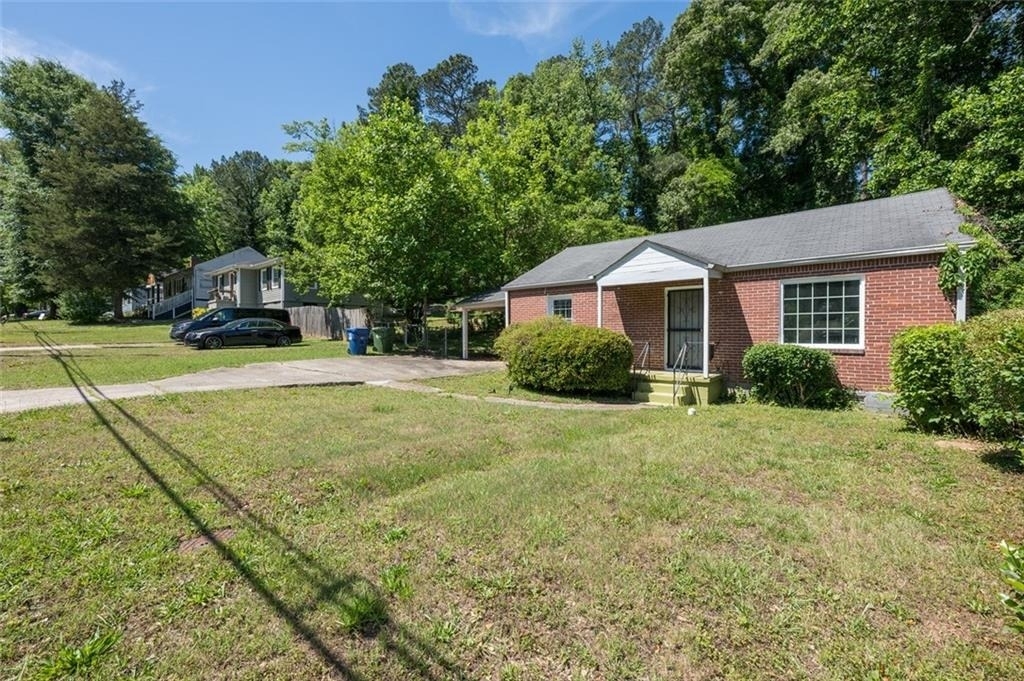 1295 Westmont Road Sw - Photo 1