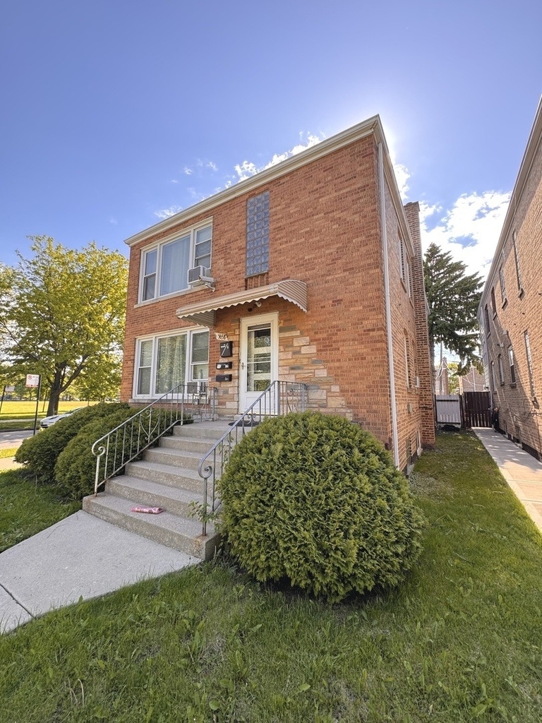 5658 S Kolin Avenue - Photo 2