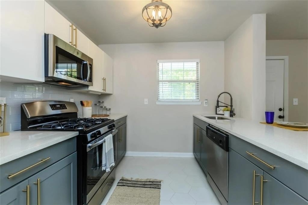1900 Rosemont Parkway - Photo 2