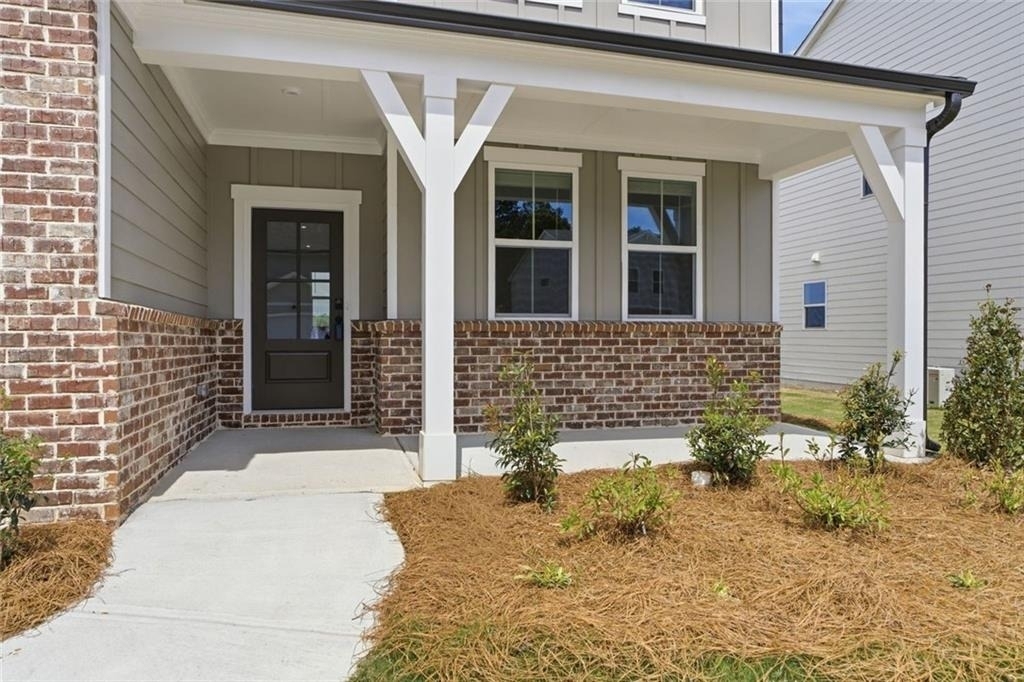 142 Henley Street - Photo 2