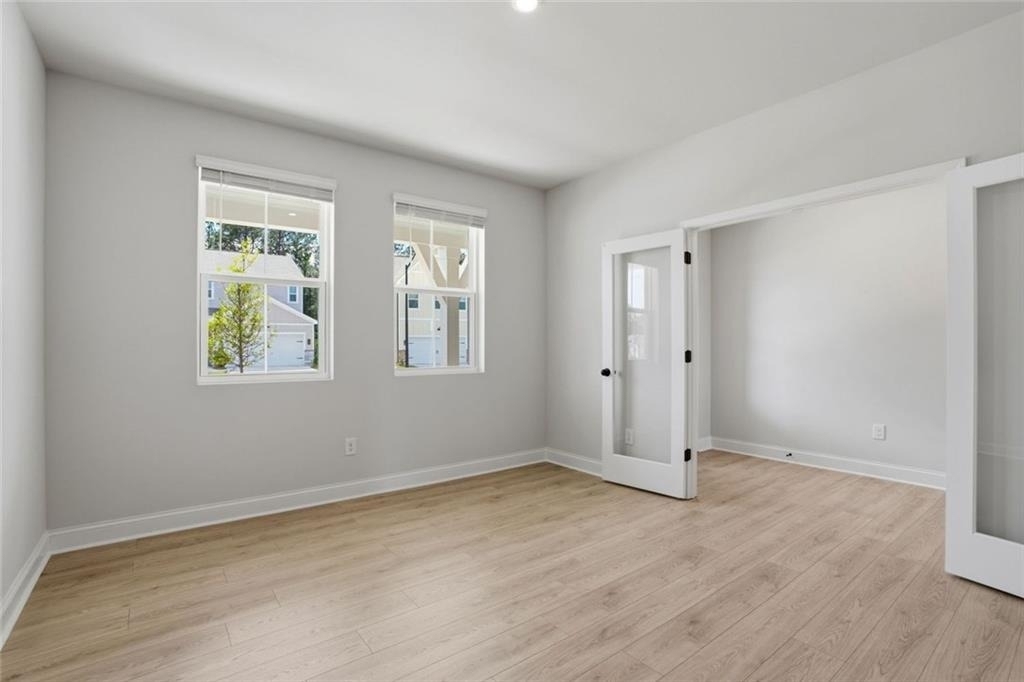 142 Henley Street - Photo 3